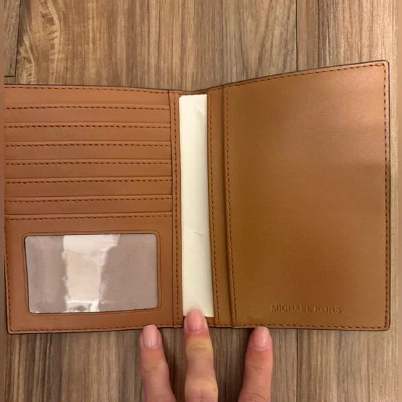 Michael Kors Logo Passport Holder- Brand New NEVER used. - Picture 4 of 4